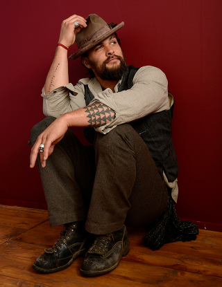 Illustration for article titled Jason Momoa Is Not Khal Drogo: 'I'm Not Even the King of My Own House'